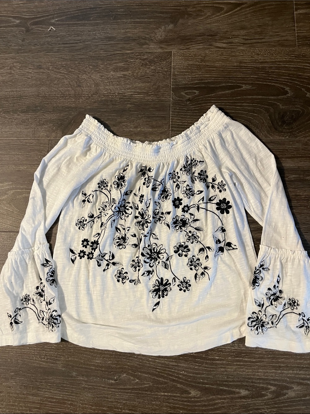 🌺 Annie Embroidered Off-The-Shoulder Blouse from Anthropologie - Picture 2 of 7